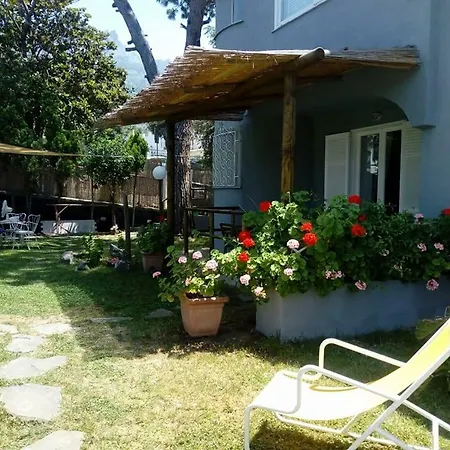 Le Tre Stelle Apartment *